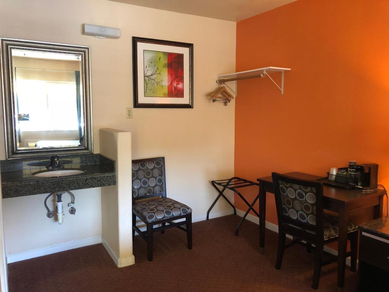 Arroyo Village Motel